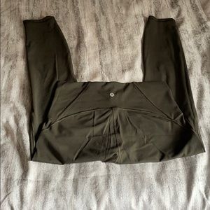 Lululemon leggings 5 8ths army green